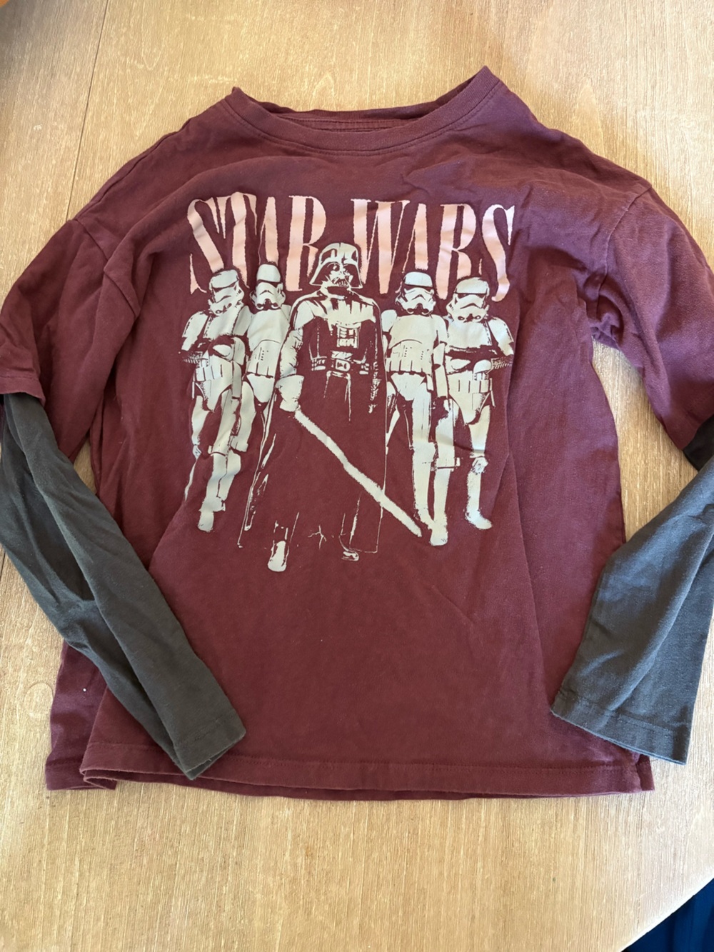 Old Navy Maroon Long-Sleeve Star Wars Graphic Raglan Tee with Black Sleeves